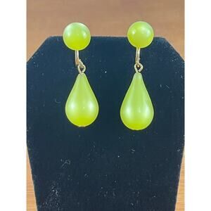 VTG Moonglow Lucite Teardrop Screw Back Earrings Atomic Mod Retro MCM